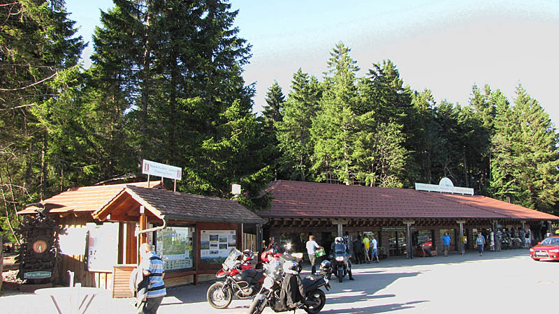 http://www.schwarzwald-informationen.de/bilder/mummelsee/schwarzwaldladen.jpg