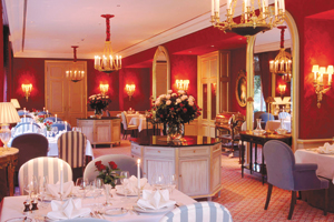 http://www.schwarzwald-informationen.de/bilder/hotel/brenners/05_park-restaurant1.jpg