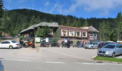 Das alte Berghotel Mummelsee nach dem Brand 2008